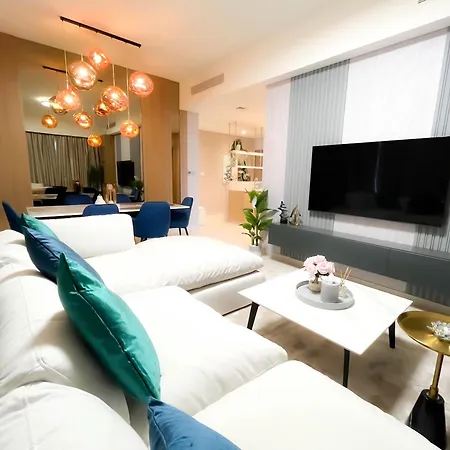 Luxury Burj Royale Apt Balcony Burj Khalifa View Dubai Exterior photo